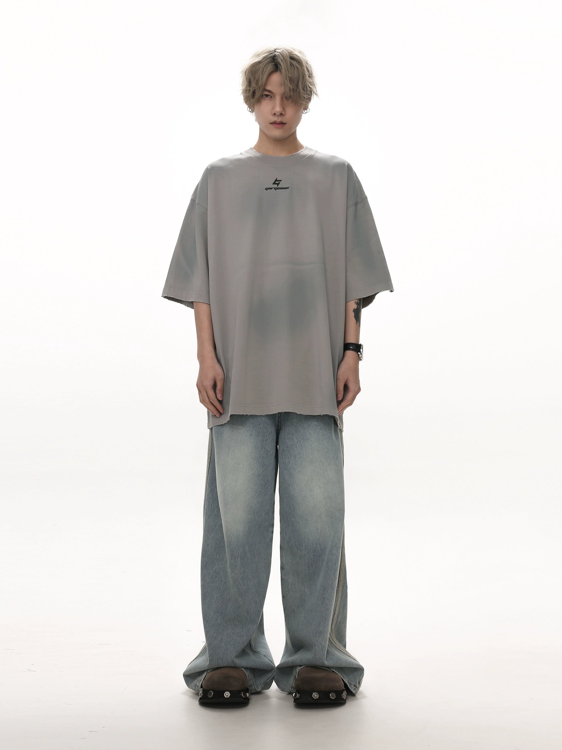 brush dirty old short-sleeved T-shirt gm15283