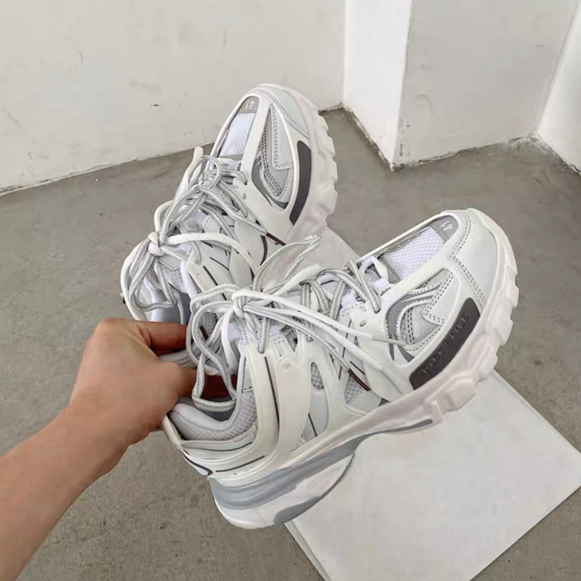 Voluminous string dad sneakers gm3521