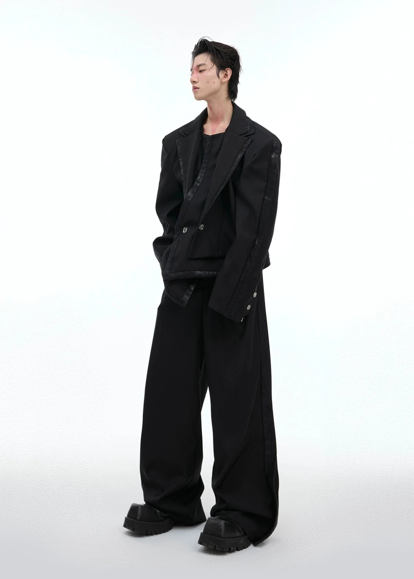 black two-piece jacket gm15924