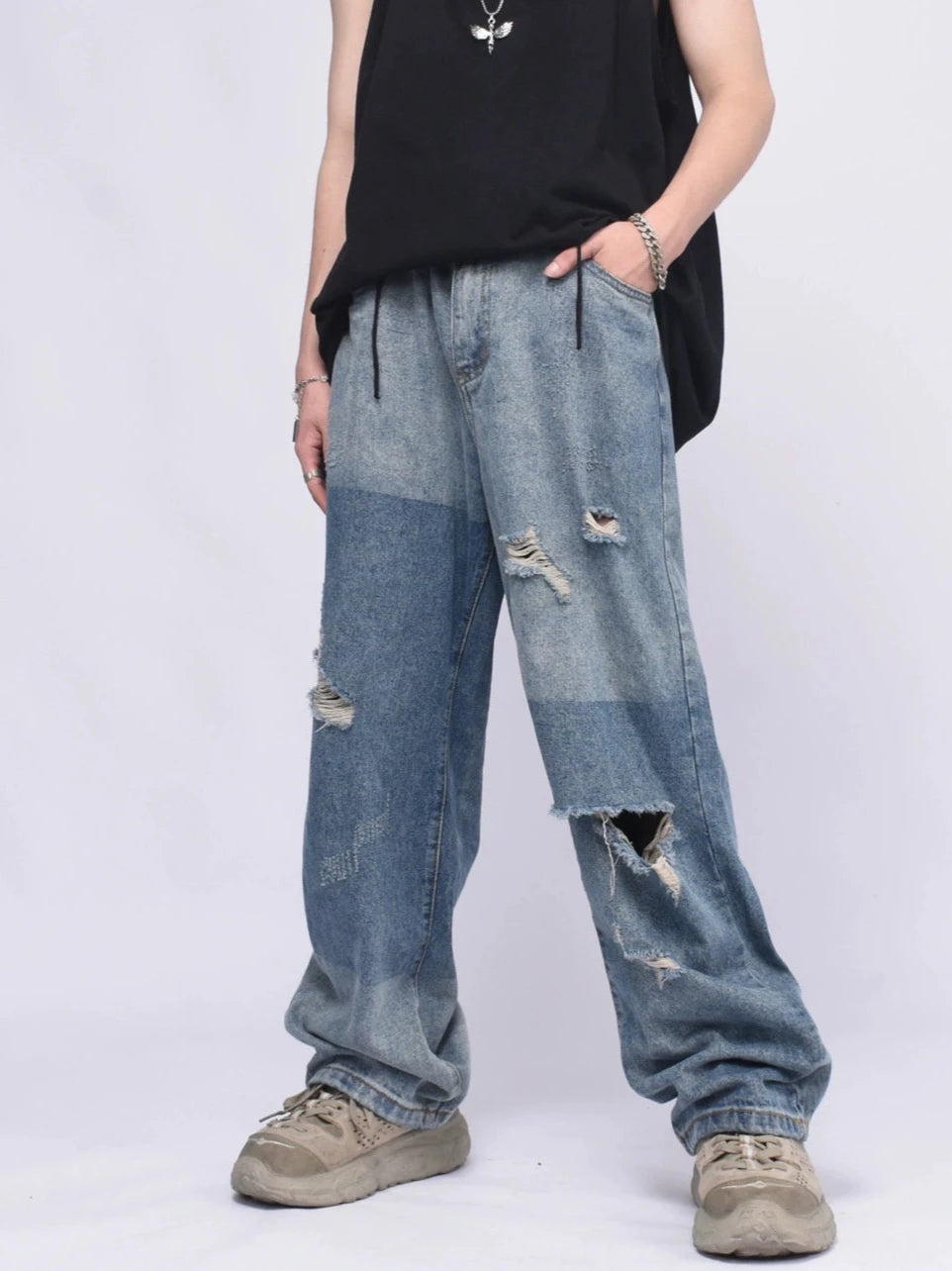 damaged two blue color denim gm15544