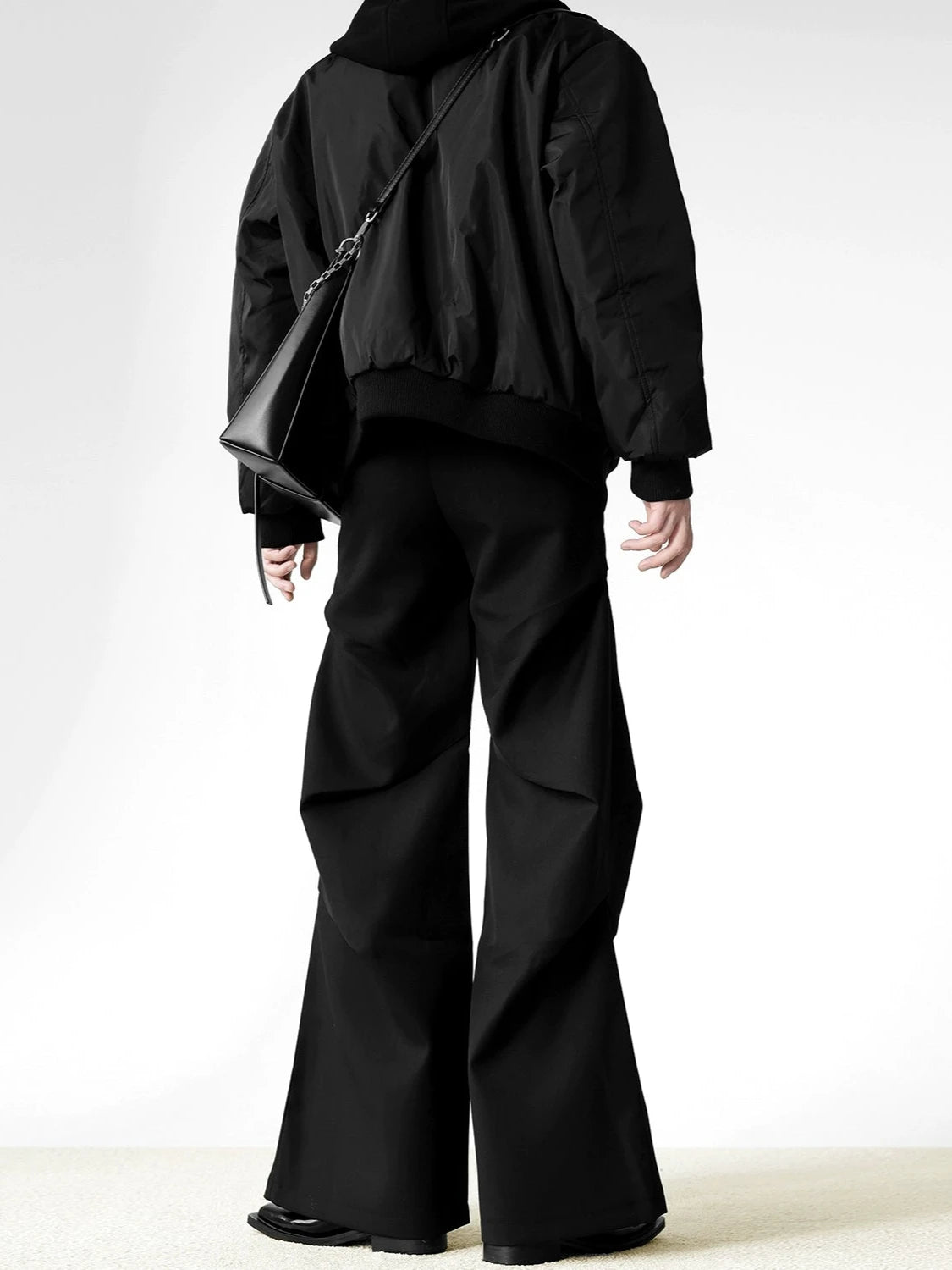 black gallery-shaped trousers gm15384