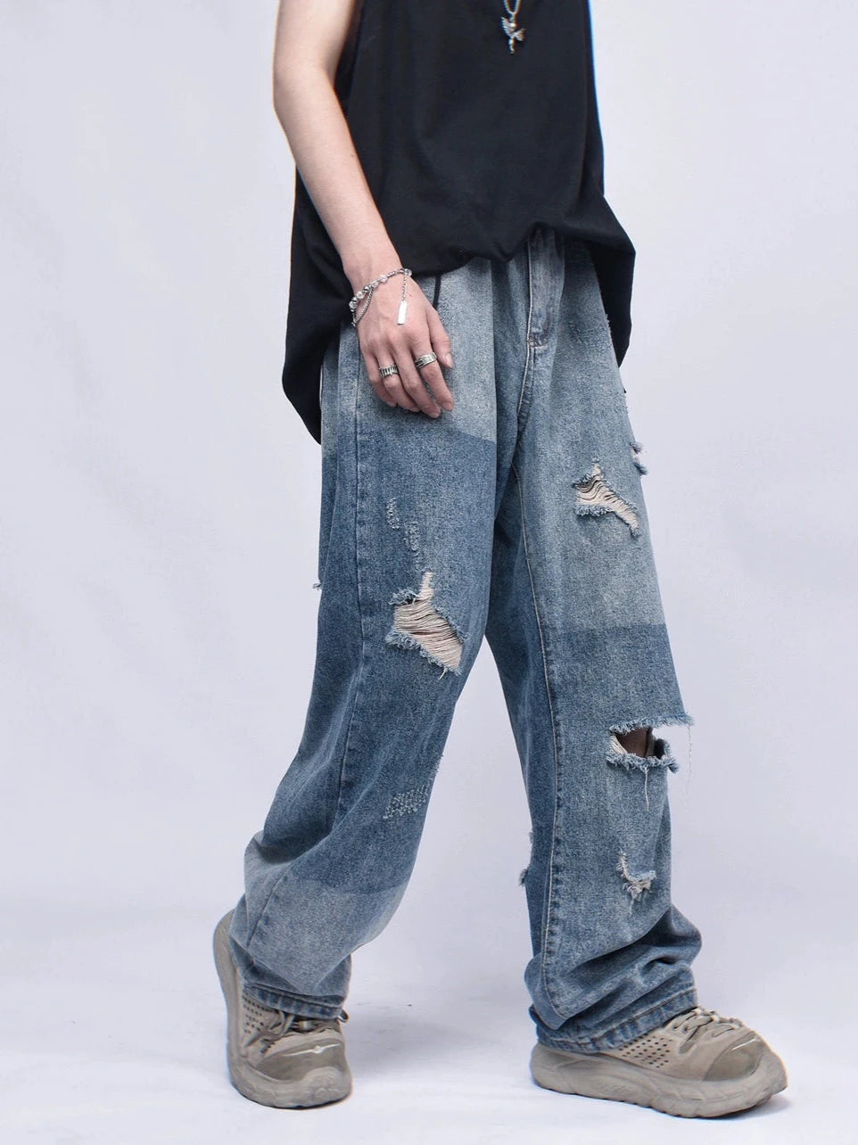 damaged two blue color denim gm15544