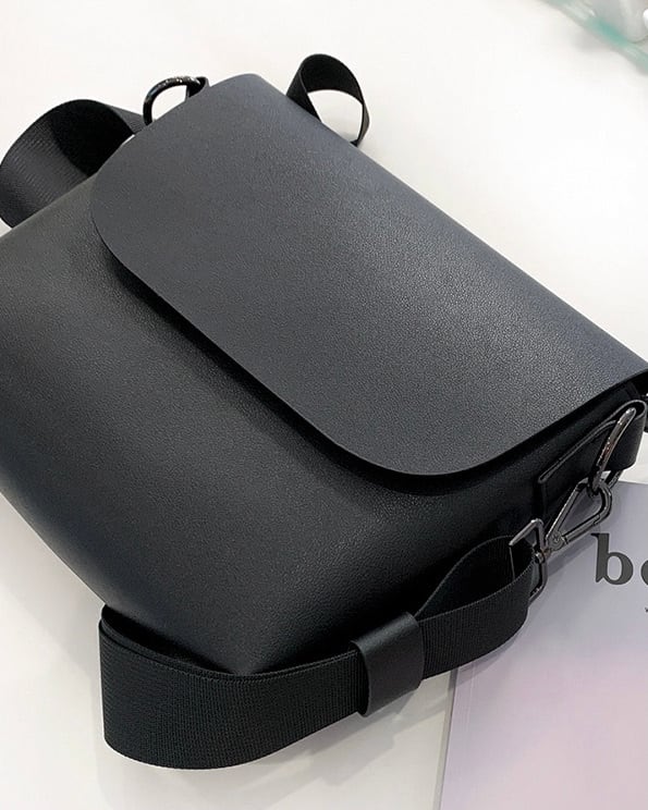 Simple black leather shoulder bag gm2394